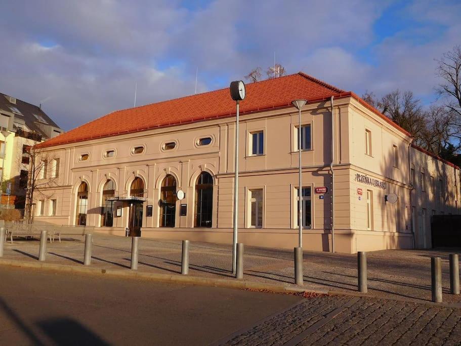 Cozy Friendly Place With Free Parking Praga Exterior foto