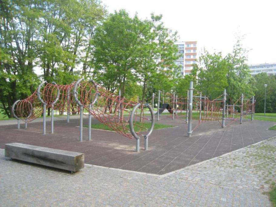 Cozy Friendly Place With Free Parking Praga Exterior foto